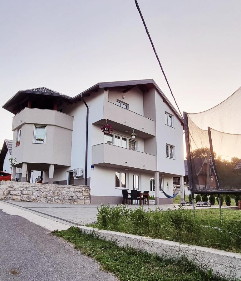 Apartmani Bilic Korenica Exterior photo