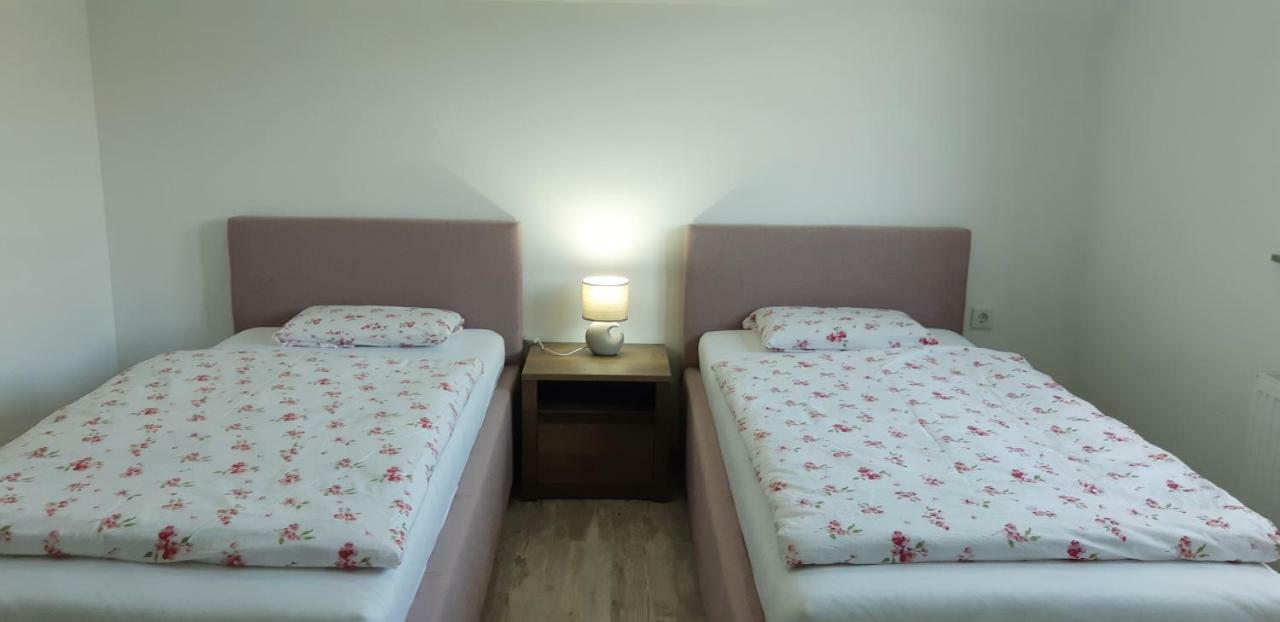 Apartmani Bilic Korenica Exterior photo